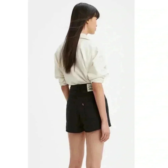 Levi’s Wellthread Collection Ribcage Short, Size 28, Black High-Waisted Shorts - Picture 2 of 16